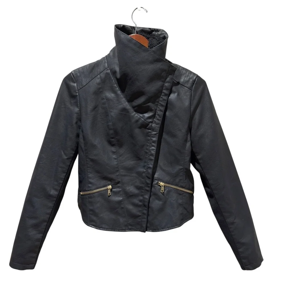 Baccini Black Faux Leather Moto Jacket Cropped Sherpa Collar Asym‎ Zip Womens S
